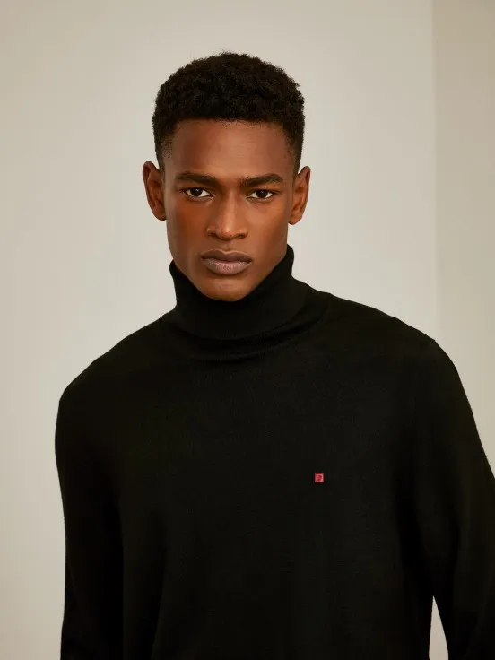 100% wool turtleneck sweater