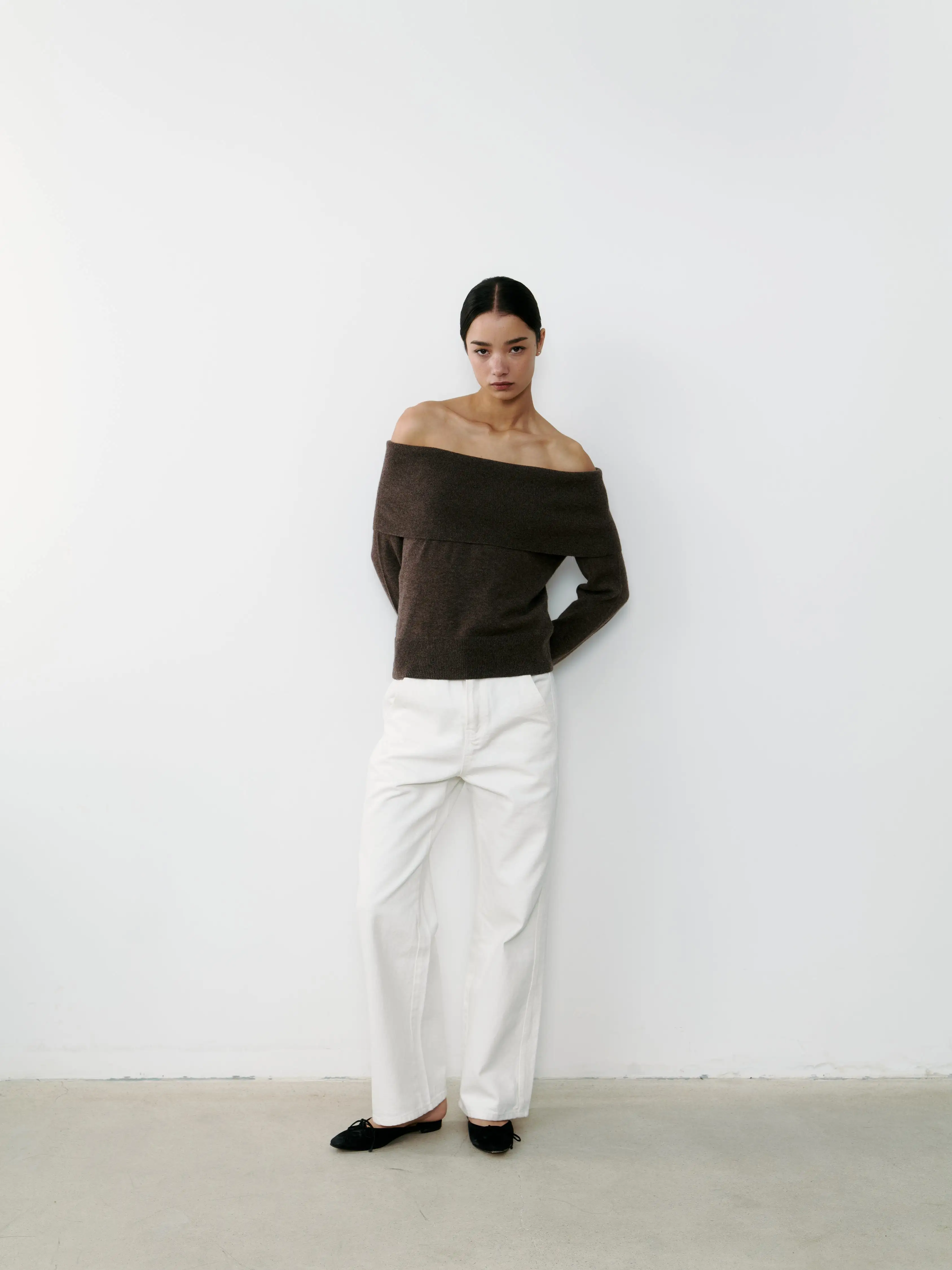 THE CASHMERE OFF SHOULDER - CHESTNUT BROWN