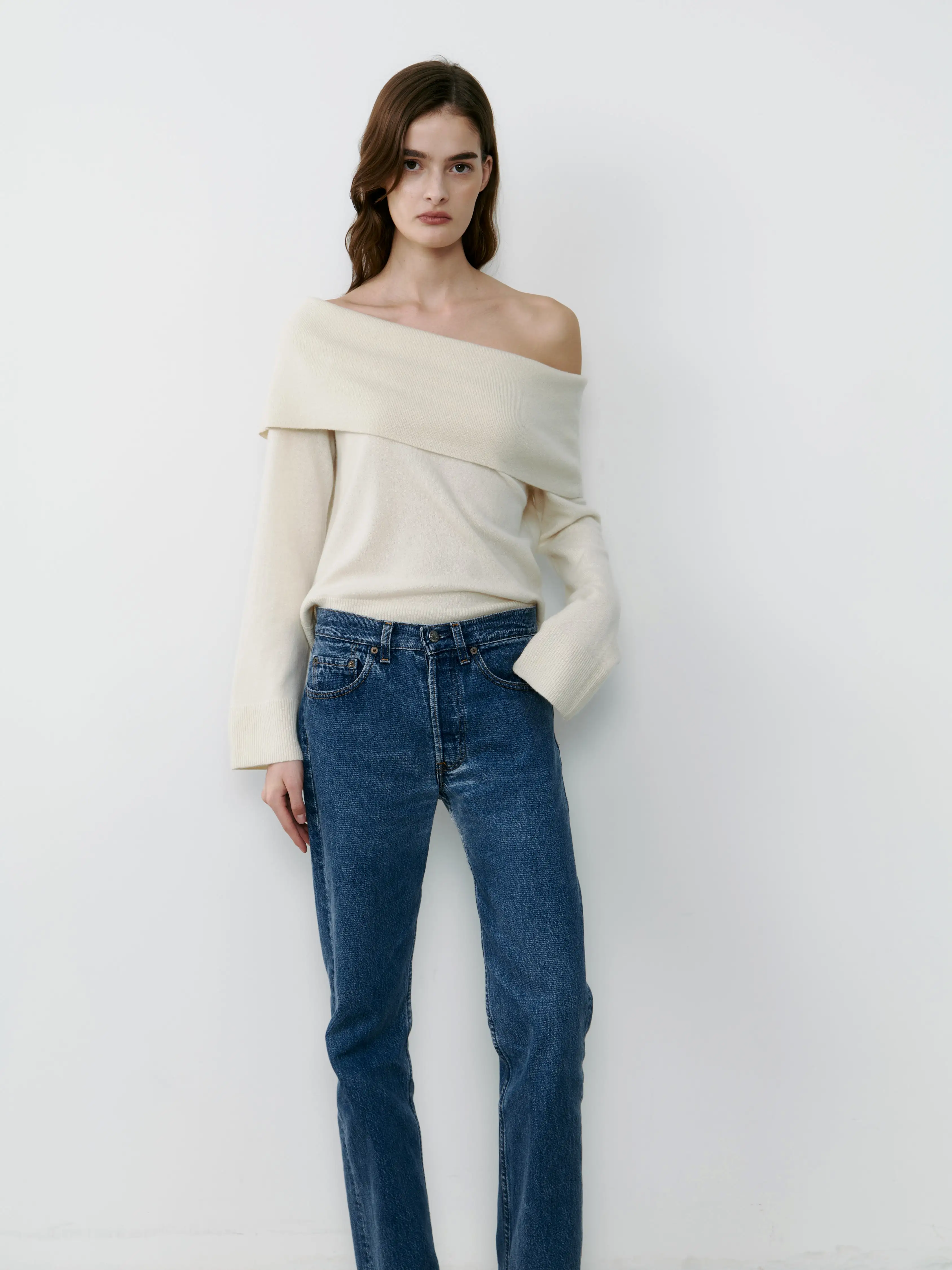 THE CASHMERE OFF SHOULDER - ECO WHITE